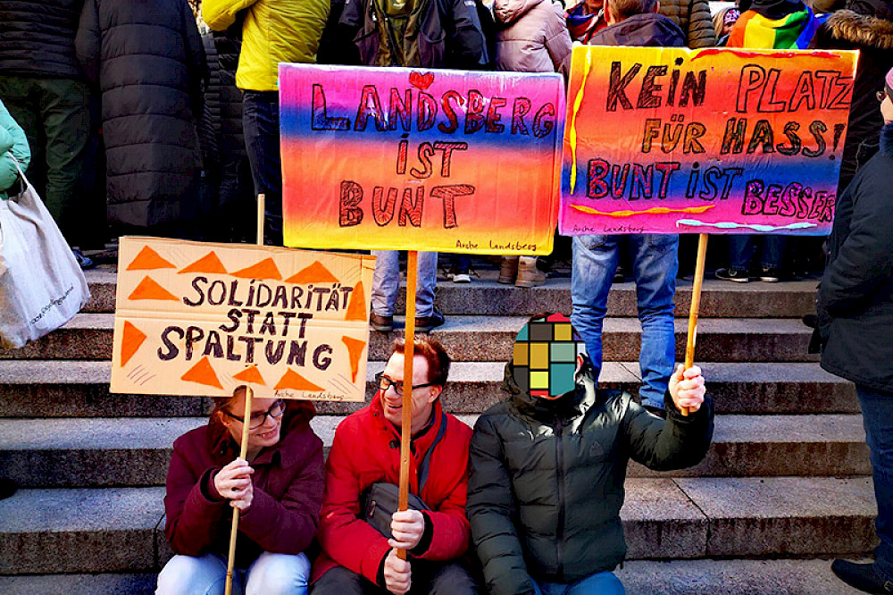 Image shows a demonstration against hate and racism in the city of Landsberg.